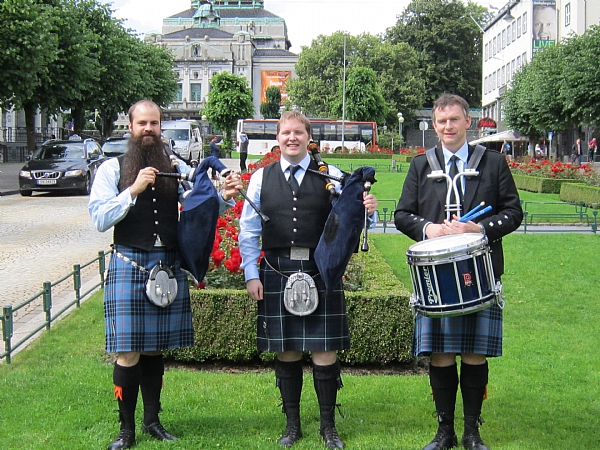 Bergen Pipes&Drum miniband